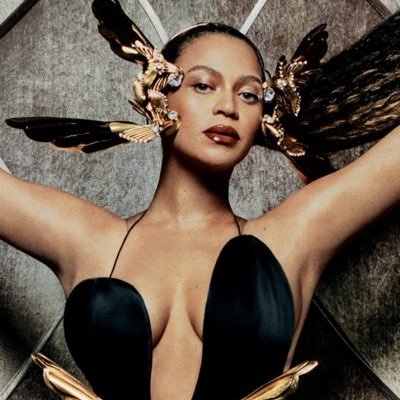 I love, make and trade Jpegs🖼 || NFT Artist, DM Me🎨 || Community builder👷🏽♀️ || Artists @_AFRIDAO 🎨 || Woman in NFTs👸🏽|| Designer👩🏼💻 || Space host🎙