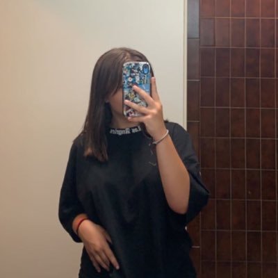 xvv_leonie's profile picture. lol