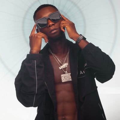 Artiste, Chanteur, Compositeur, Interprète https://t.co/keU4drY0VT