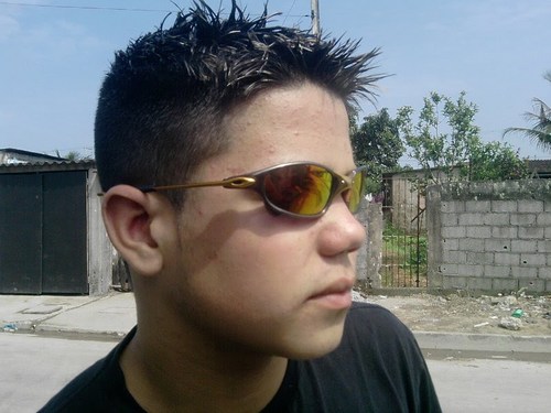 ta fazendo oq no meu twitter 
lluto cunhadinha descanse em paz!!!