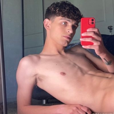 BackUp Account! Cute verse, twink and always wanting more! 😉 All my NSFW content in the link below! 😋👇🏻 Main Account- @ZayneBrightXXX