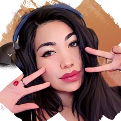 annebearspeaks's profile picture. 👻🍂⚔️🐾