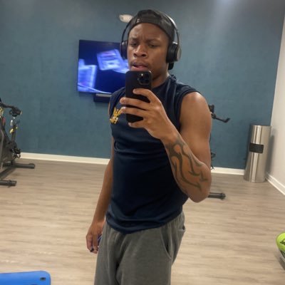 CorneliusRusse's profile picture. #SUPERFAMILY #Ravens #UNCC Stream @jayecane on Spotify https://t.co/lSGVaEISNc $Cdiddy2000