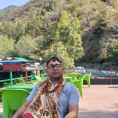 👉✍️ मै लिखता तो शब्द सरल हूँ , पर पढ़ने वाले अर्थ कठिन निकाल लेते हैं☝️✍️🙏🙏🙏🙏🙏
👉✍️एक तो मेरे बांके बिहारी,दूजी राधे सरकार मेरे,दो ही रिश्तेदार मेरे...?