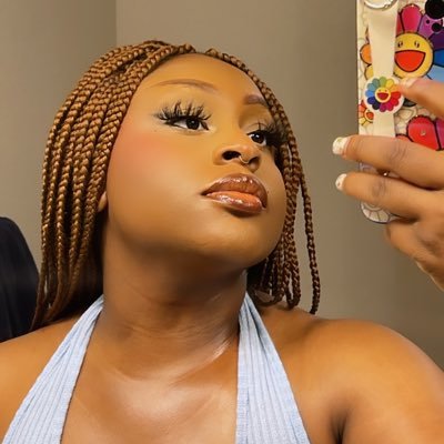 Nigerian Babe with a manga obsession ❤️ doing “too much” is my specialty 😋🥰