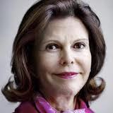 Är Drottningen av Sverige, ihop med Kongen. Har tre barnen, Vickan, Madelene å lille Carl-Philipp. jaha.. mm.