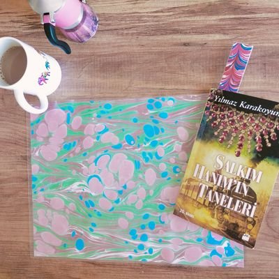 marbling_queen's profile picture. It is a profile to promote my art and designs. I hope you like them and more importantly buy them 😁