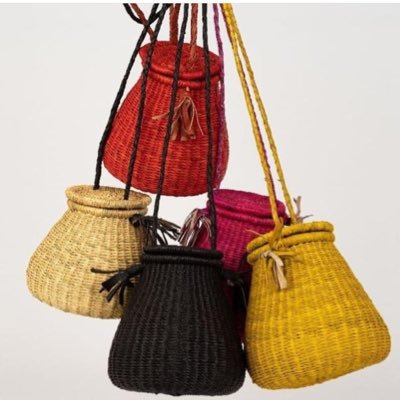 We are a team of talented artists that use natural straws to weave baskets, bags and more. We are ready to meet your desire and customize demands