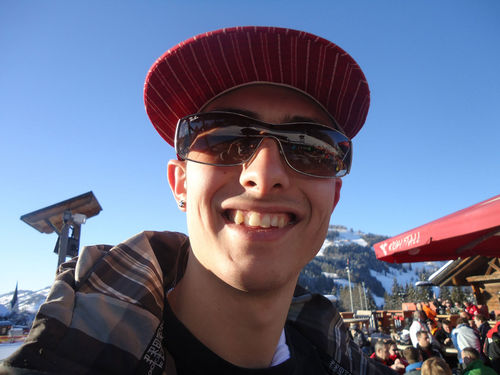 royhoruz's profile picture. 