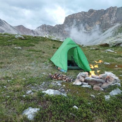 Antisocial per eccellenza, iscritto a quasi tutti i social