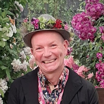 Celebrity florist, writer, broadcaster and teacher. Expert floral judge on BBC2's The Big Allotment Challenge. Ambassador for #Britishflowers & UK floristry