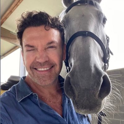 claus_laurent's profile picture. be guides not followers 🐎 ☘️💫