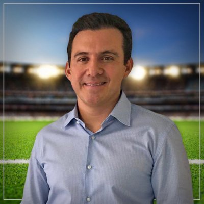 Entrenador Profesional UEFA Pro.
Ex jugador de Rayados, Necaxa, Chivas, Querétaro, Chiapas y Selección Mexicana.
