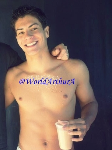 FC feito para o mais lindo e bonitão - @aguiarthur !! amamos vcs !! LINDO VC NOS UNIU AGORA FISEMOS O SEU MUNDO ! @WorldArthurA