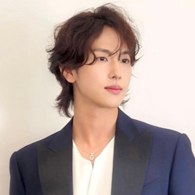 rostweets_'s profile picture. 임시완 / yim siwan ★