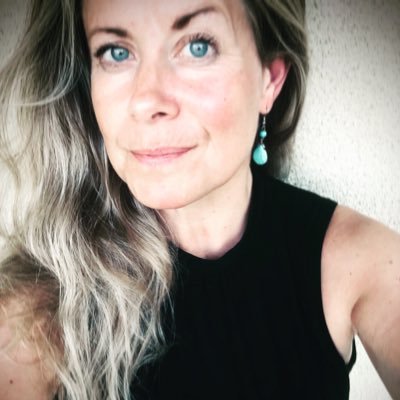 Storm och barn. Ord och mat. Rättvisepatoshelvetet och svänget. Norrbotten och Skåne. Journalist på Sveriges Radio.