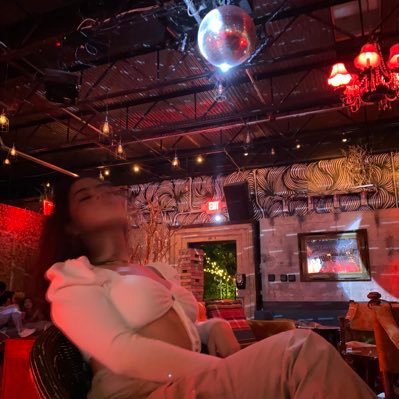 __anabella___'s profile picture. pisces in a crisis