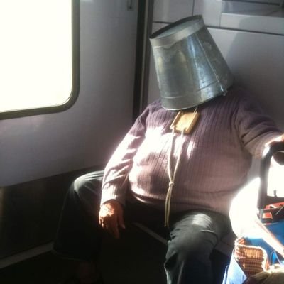 ElPackiPitch's profile picture. Toujours en retard 🙃