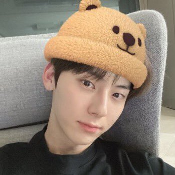hwangdOnO's profile picture. I LOVE CHA EUNWOO 😭❤️