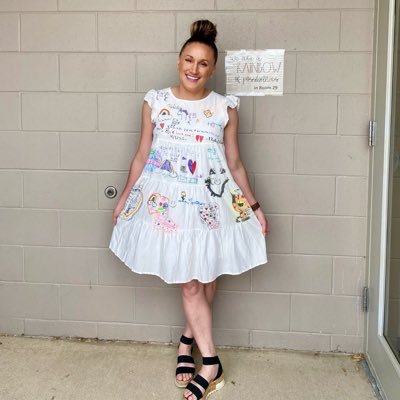 ShelbyLynnS_'s profile picture. Wife. Expecting mama. 3rd grade teacher ✨ follow me on IG @mrs_shelbybechtel