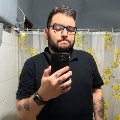 He/Him. 🏳️‍🌈 Argentino en Asu. Mi vida pasa en digital. Amante de los videojuegos, el cine y las series. Me encanta decir boludeces 24/7 🤝