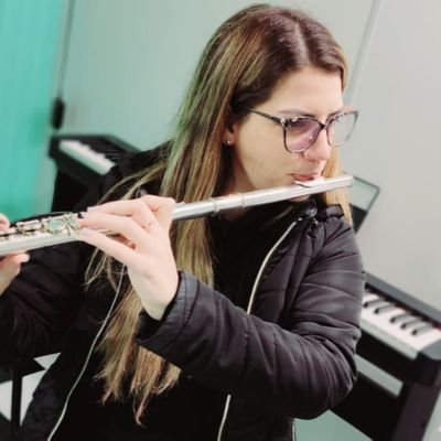 ⚖️ Bacharel em Direito
Escrevente
🎼🎵Flautista - Orquestra Acadêmica da UCS
🐶 Jolly 🐶Cacau
I love music, series and dogs.