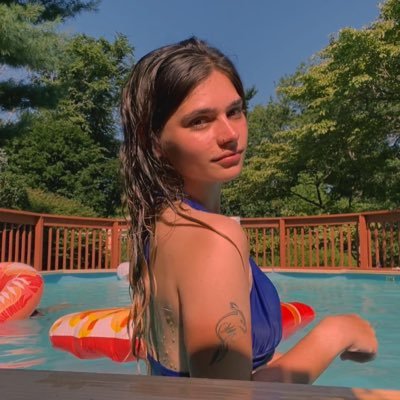 Ana_xyz123's profile picture. said she loves me cause i’m handsome