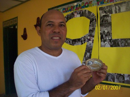 NACIDO EN EL CARMEN DE BOLIVAR EL 21 DE FEBRERO 1963 HIJO DE LORENZO ARIAS Y ZOILA CASTRO ULTIMO DE 10 HERMANOS CASADO CON CARMEN TEREZA ANGULO 2 HIJOS