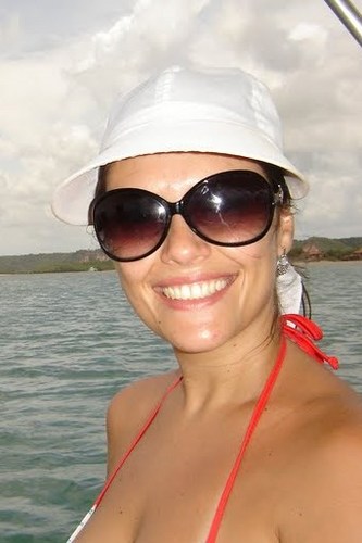 Há certas coisas no mundo que ainda pretendo ver, pobre viver folgado e a polícia não prender, ter tudo em abundância e não faltar o que comer.....