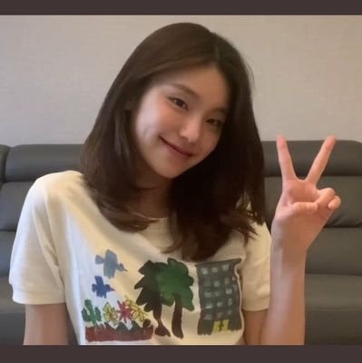 yejisbigheart's profile picture. OT5
