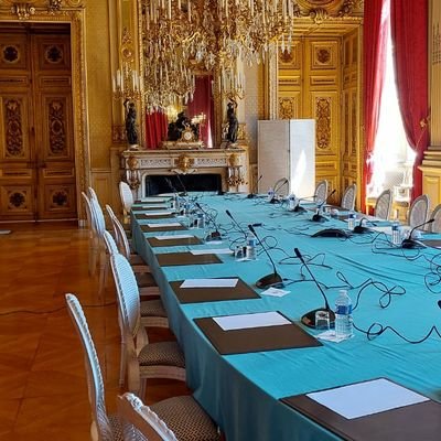 🇫🇷🇨🇭🇩🇪🇪🇺🇺🇳~
Public & Int'Law / IHR ~ Wargamer ~ interested in #diplomacy #internationallaw #IHL #defense #history #MiddleEast #Africa #Asia