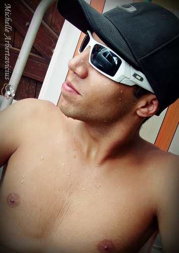 Eu me resumo só em uma VIDA!
Namoradaa! =B