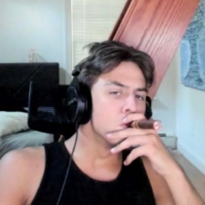 Luckymf9_'s profile picture. 18