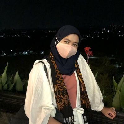 revinanot's profile picture. 