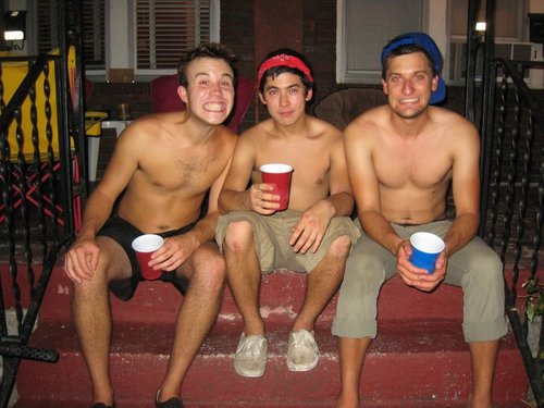 SouthernIvyLgue's profile picture. We're a committed group of friends making music and experimenting with new sounds. 
Contact: southernivyleague@gmail.com