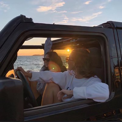 oMG8MSaTgVdWYDL's profile picture. 嗯哼