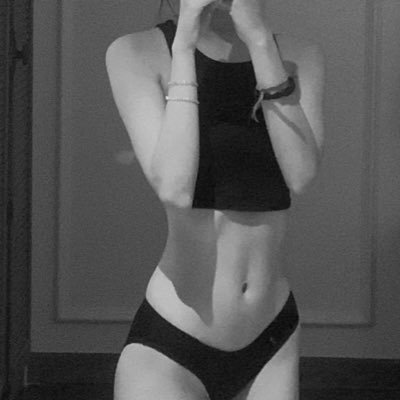 conmeoxinhxan's profile picture. 