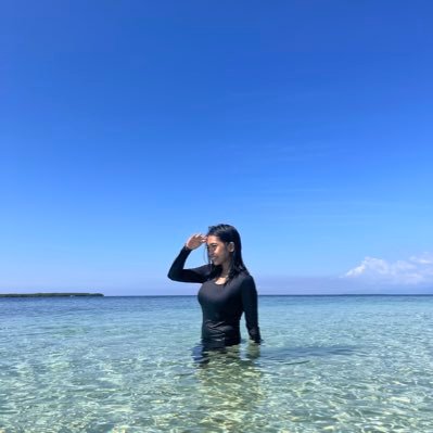Menggemari perjalanan, musik, dan cerita. Saya di Instagram: #JalanBarengDewi