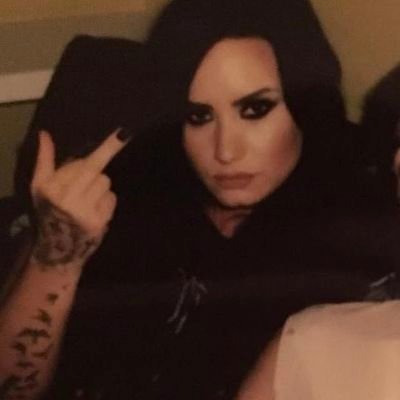 dirtIovato's profile picture. and my love will be your armor tonight.