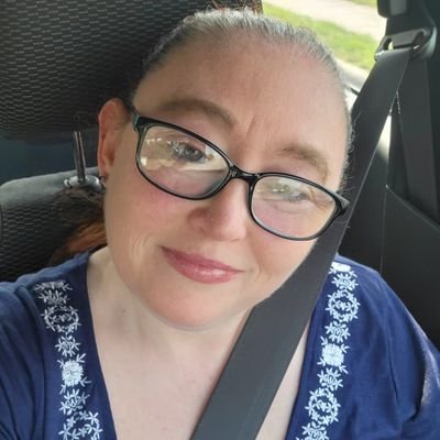 Proud Wife, Blessed Aunt, Avid Reader, Candle Maker, Author street team/promoter, book reviewer