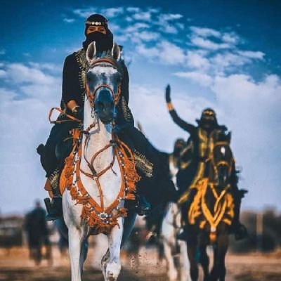 انسانة كوكتيل طموح على شغف على نشاط ومزيد من الذكاء والحيوية ، فنون وافكار وطاقة في واقع بليد ممل مميت وقاتل لكل ما ذُكر.