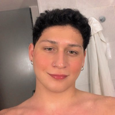 julipupu_s's profile picture. 