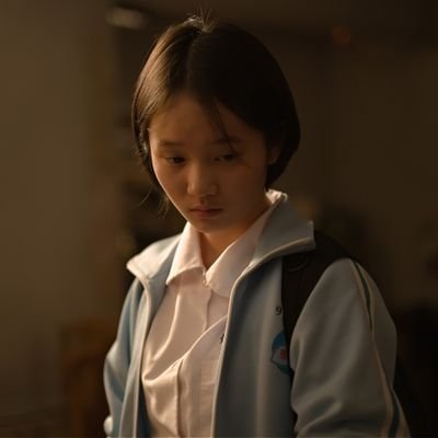 amerikashojo's profile picture. 2022年10月8日公開決定！2021年・第58回金馬奨  10部門ノミネート、5部門受賞。SARSウィルスが猛威をふるった2003年、台北を舞台に、乳がんになった母をもつ少女の心の軌跡を、陰影深い圧倒的な映像美で描く、注目の新星ロアン・フォンイー監督による半自伝的映画。 
配給：A PEOPLE CINEMA