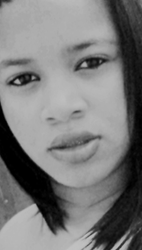 ★　 Aindα bem que existe outro diα , 
outros sonhos , outros risos , e outrαs coisαs [ ... ]'³