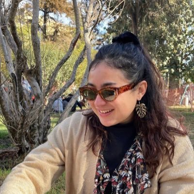 periodista • directora de @lanetacl • acá intento ser más seria de lo que soy