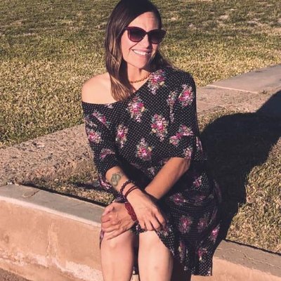 MomoKanamomo's profile picture. Vegana imperfecta, yoguina cósmica y musical. Soy virgo. Mamá de Silvio, en amor siempre. Norteña en plan ¿sabes cómo?