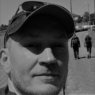 Game dev, coder, specialized in machine learning (GA/GP/EDA). Enjoys scifi, economics/business, travel.