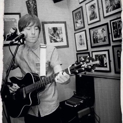 Guitarist,songwriter and MUFC fan 🤟