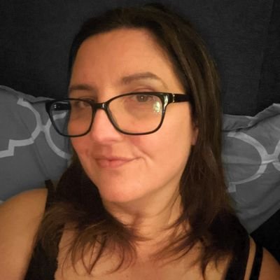 AshaWarwick's profile picture. #EroticaAuthor, #multiplegenres, #writingcommunity, #romanceauthor
 Founder Savage Banshee Publishing. https://t.co/v8zzdjMdoT