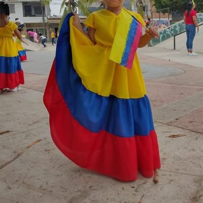 tecnólogo en mantenimiento de equipo biomédico ITM medellin y estudiante de administración de empresas.